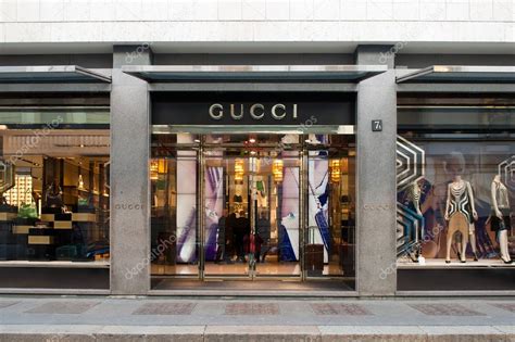 gucci store milano montenapoleone|gucci boutique milan.